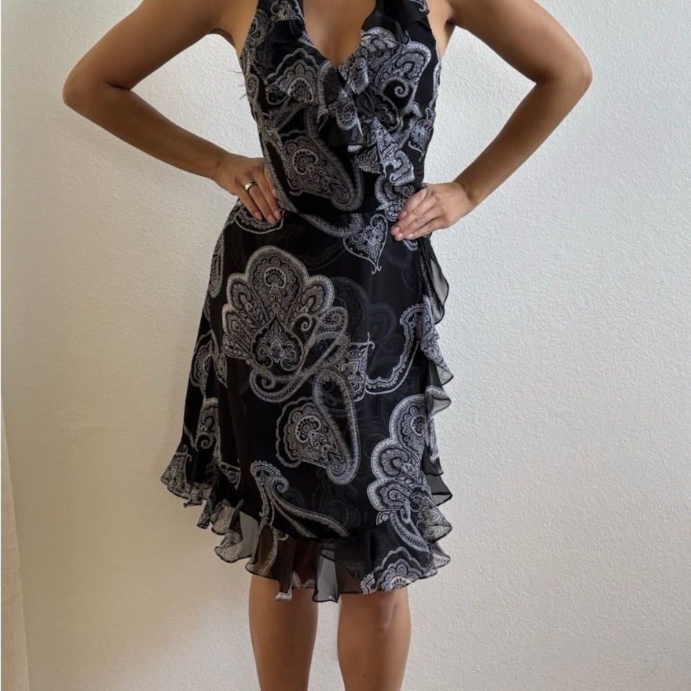(EUC) Vintage Looking White House Black Market Paisley Halter Dress